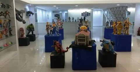 Galeria Moacir Andrade recebe exposição de personagens feitos com papel