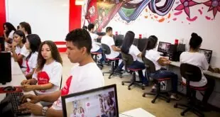 Ruth Jucá ministra curso de Fotografia Digital em Manaus