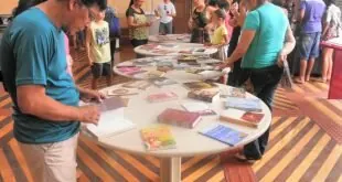 Show gratuito de Tom Cleber é atração do Dia das Mães, em shopping de Manaus