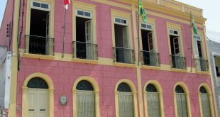 Casa Vhida realiza mais uma edição do seu Bazar Solidário